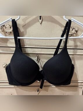 Victoria’s Secret Body by Victoria Perfect Shape Bra in black